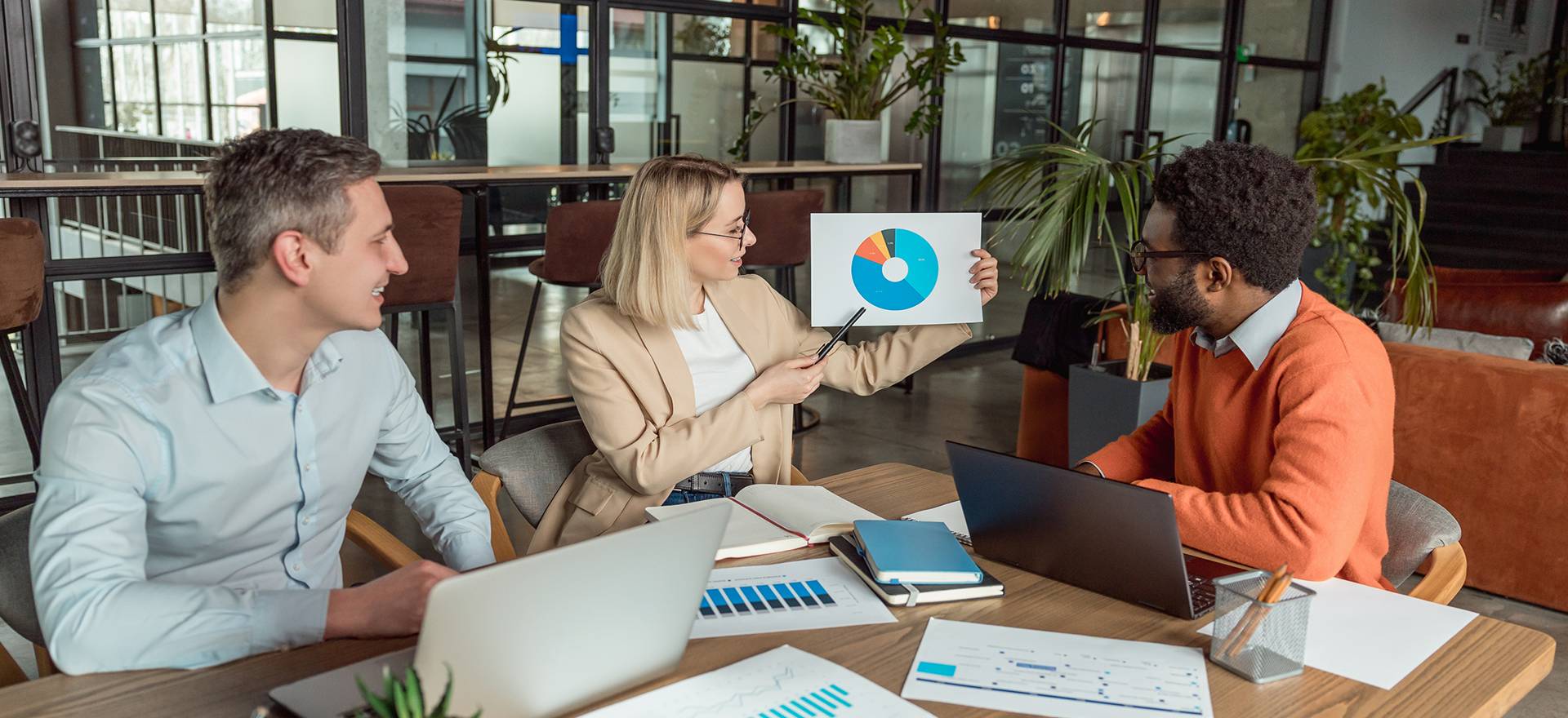 Abstract financial background for learning topics section